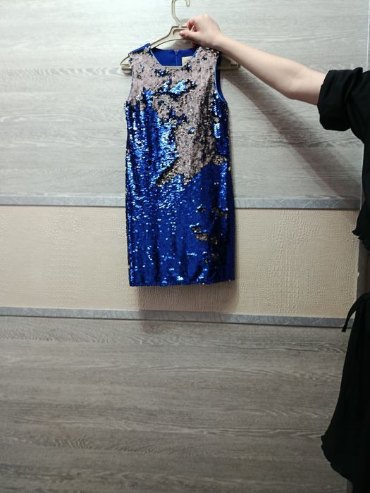 Нарядное платье хорошее состояние