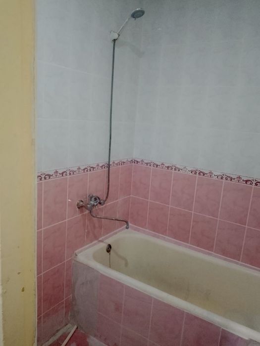 Чиланзар 20. Продажа. 1 комнатная. Срочно. 1.5 х 6