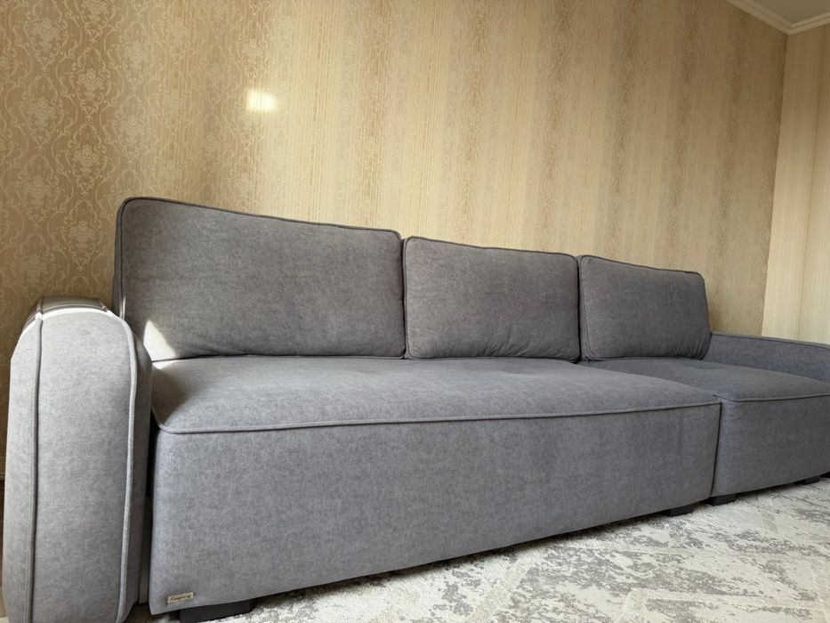 Продам диван 3,5 метра длиной