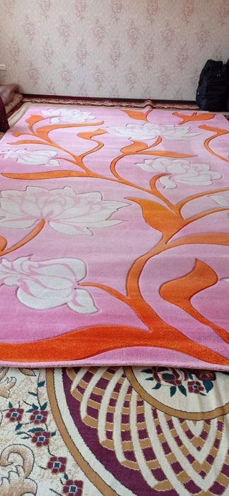 Продаётся ковёр в очень хорошем состоянии