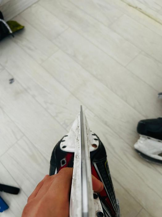 Коньки хоккейный