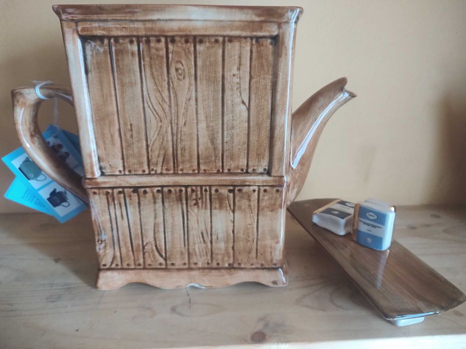 Красив ръчно изработен чайник Welsh dresser