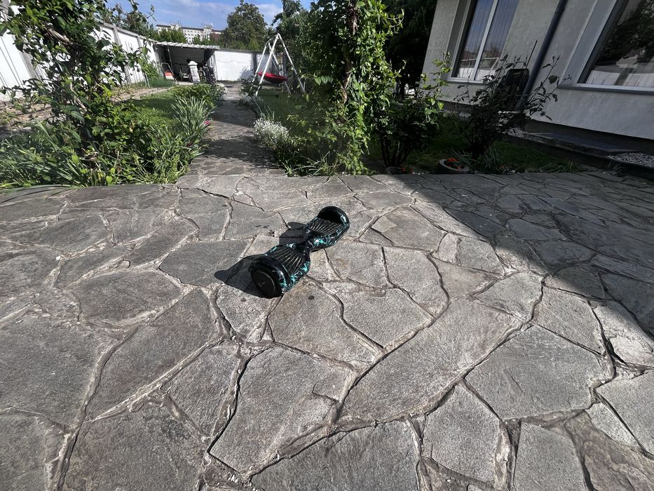se vinde hoverboard+ hoverkart sau separat !