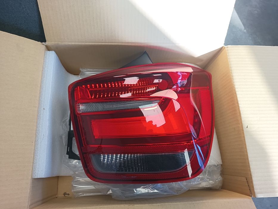 Десен  стоп за БМВ 1 лед