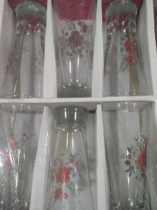 Продаются стаканы стеклянные для напитков