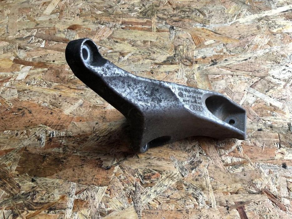 Suport motor stanga Seat Exeo 8e0199307s 2.0 tdi