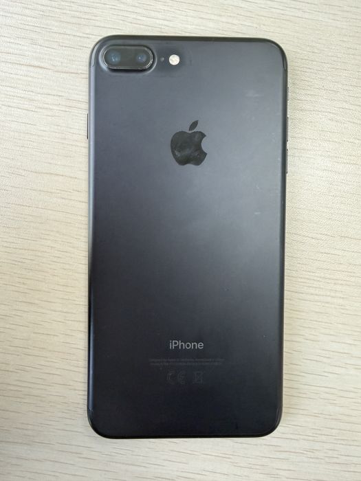 Продам айфон 7+ в идеальном состоянии