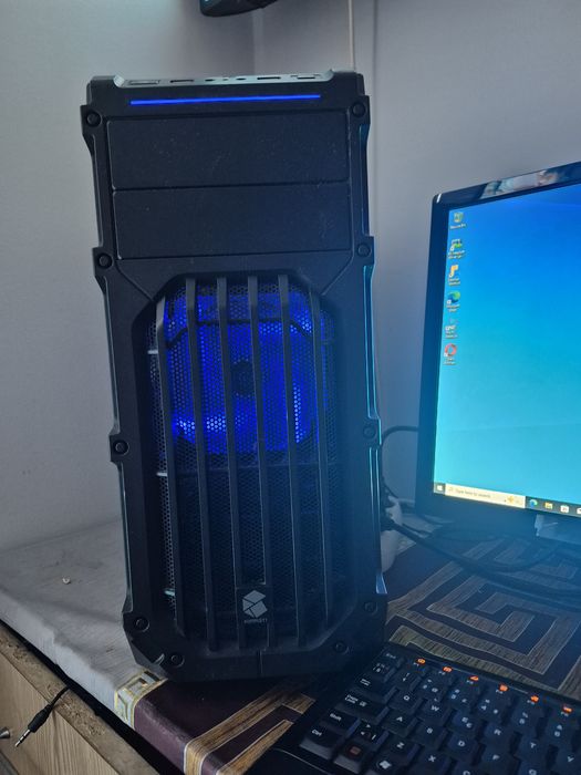 Vând unitate pc i7 -7700 cup.3,60 GHZ