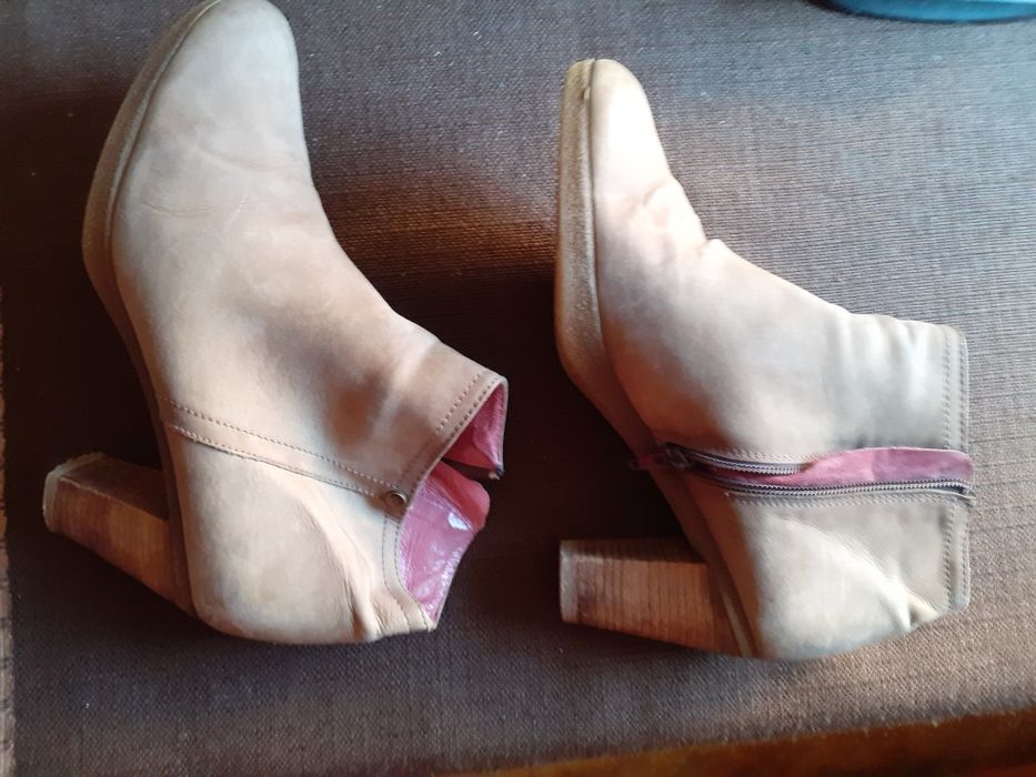 Vand 3 perechi botine unisex nr. 38