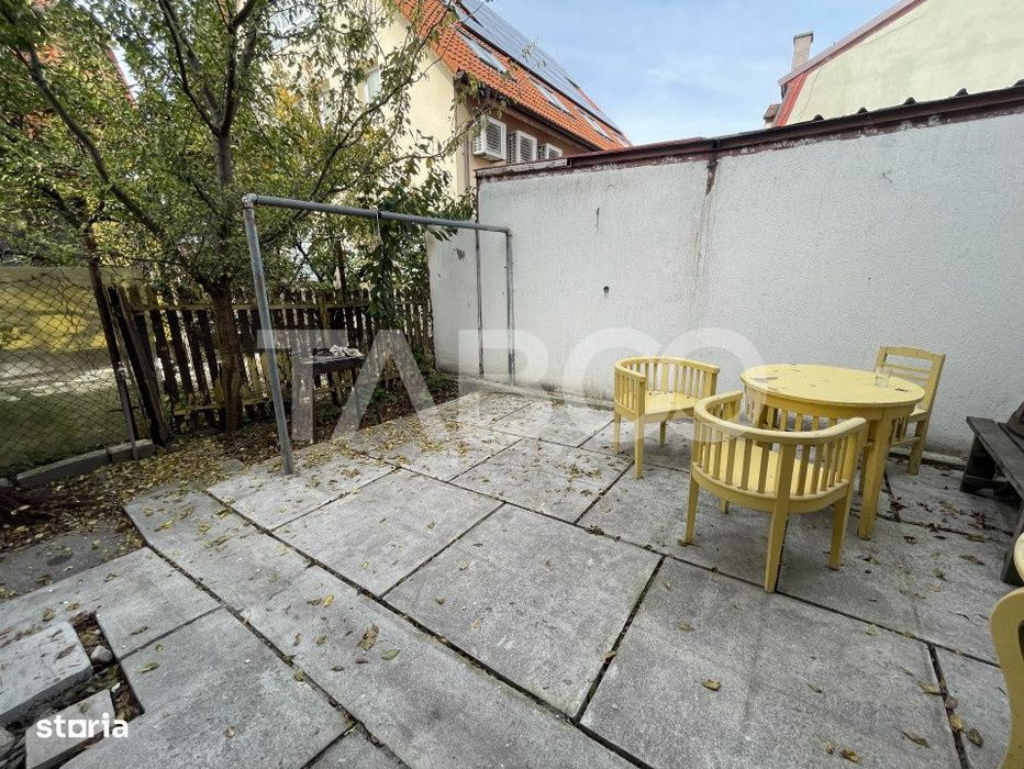 Apartament decomandat 93 utili curte proprie pivnita Sub Arini Sibiu — fotografia 1