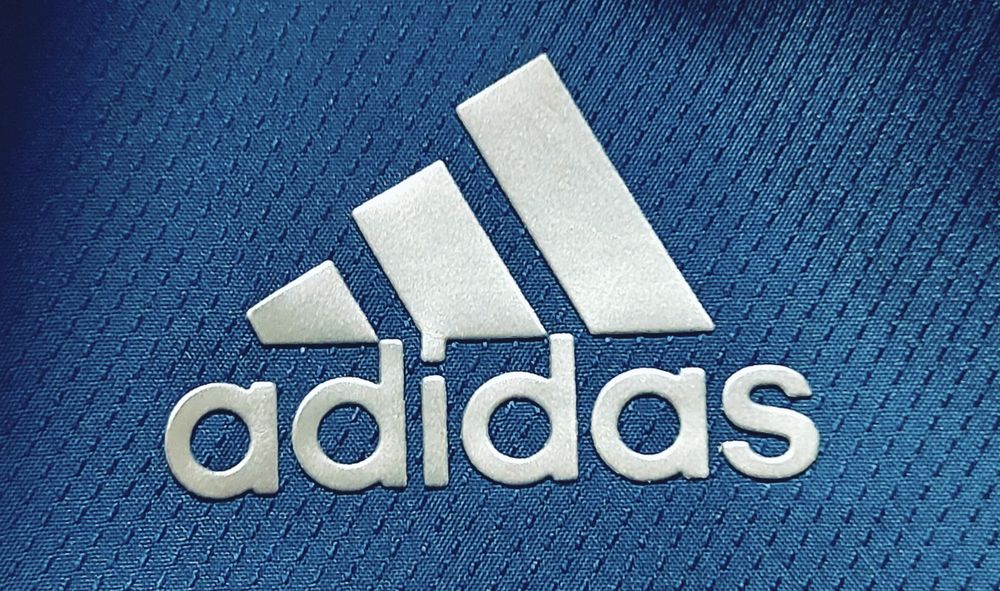 Geci Adidas subțiri