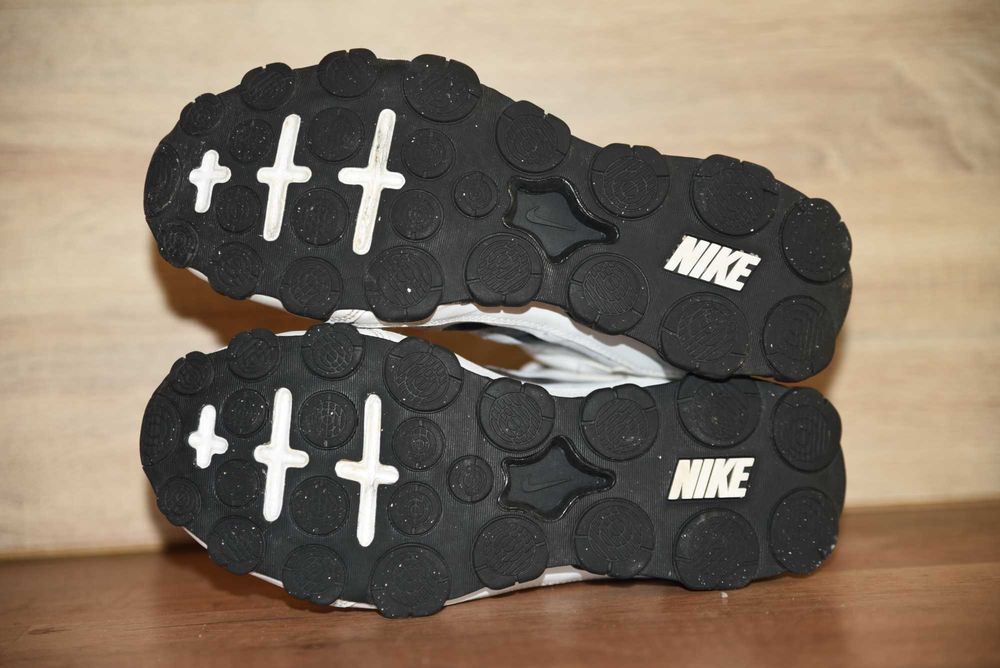 Оригинални маратонки Nike в бяло, размер 41.