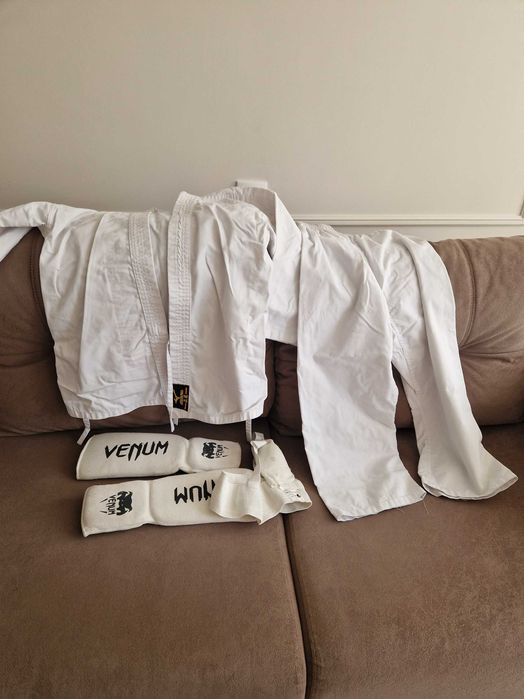 Продам кимоно на 7-8 лет