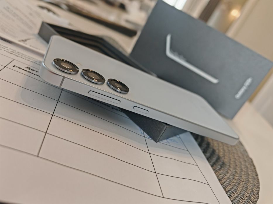 Samsung galaxy s25 Plus 256 GB icy Blue като НОВ