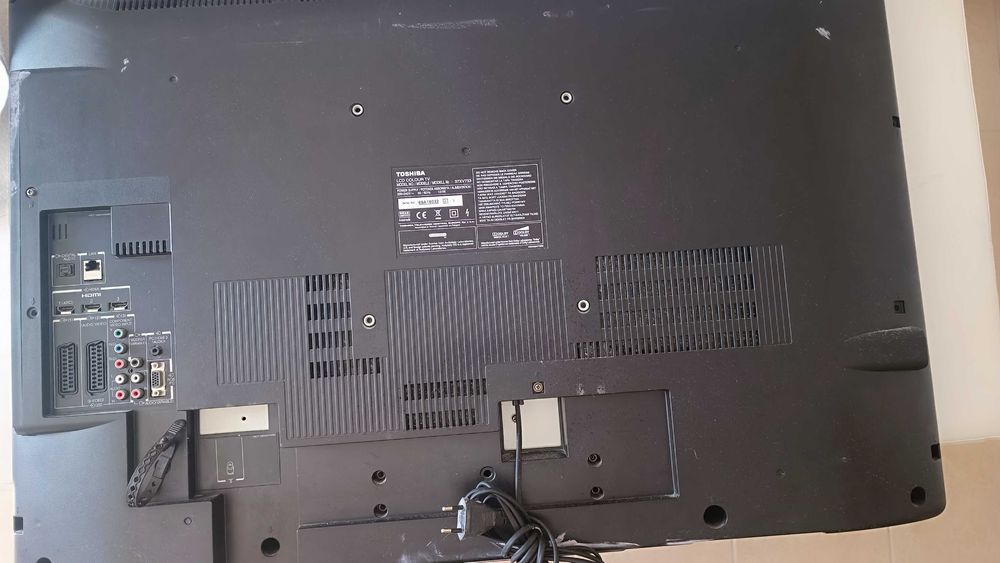 Телевизор Toshiba 37" FHD 37XV733