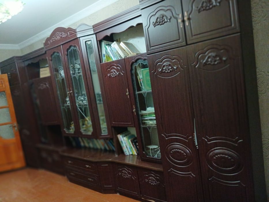 Uy uchun sifatli mebel гарнитур (Stenka) sotiladi — Narxi kelishilgan