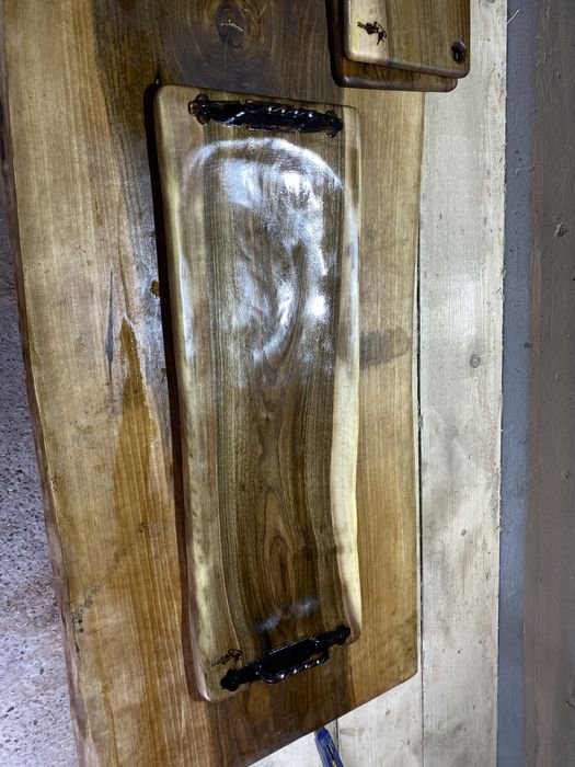 Platouri din lemn de nuc