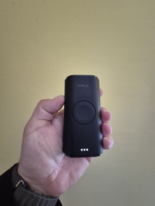 Vând baterie externă 9000mAh compactă pentru iPhone și Apple Watch