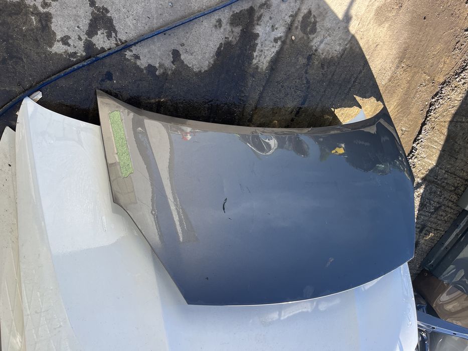 Капак Peugeot Partner 2022г