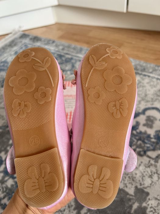 Туфли для девочки новые