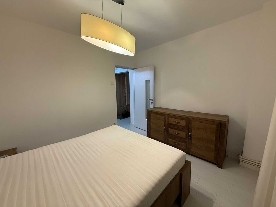 Inchiriez apartament 2 camere ultracentral mobilat etaj 2