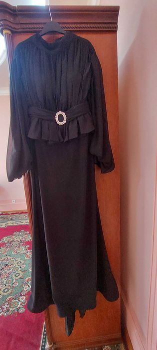 Вечернее женское платье