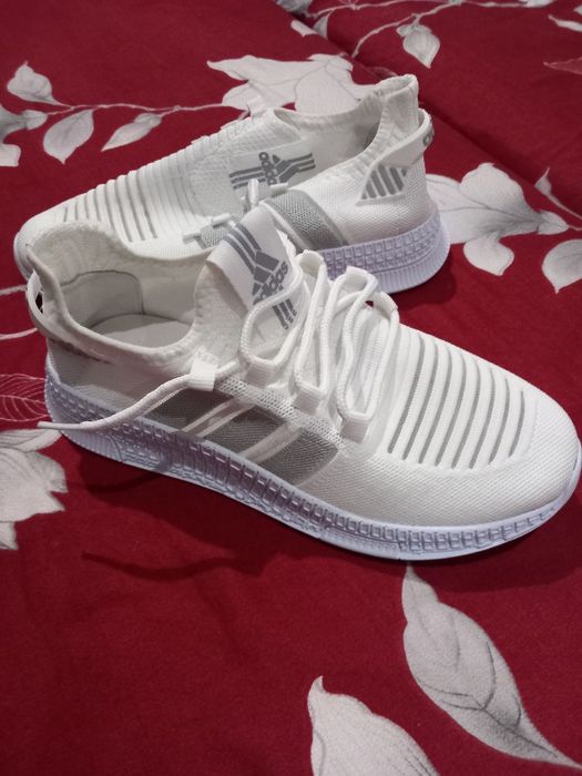 Adidași adidas noi