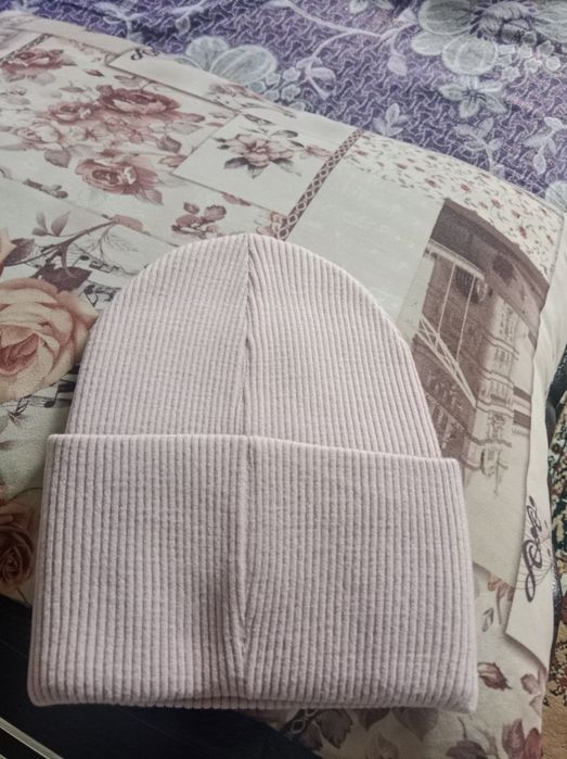 Женская шапка весна