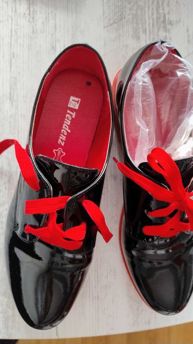 Дамски Ест.кожа Кавалер 39 и 40 ,Лачени 40 ,Маратонки с косъм 39