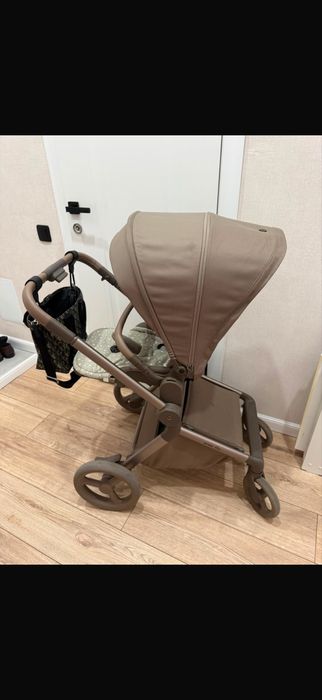 Продам коляску anex flo