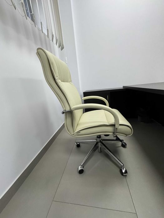 Scaun ergonomic mangerial din piele birou Helios Mobexpert