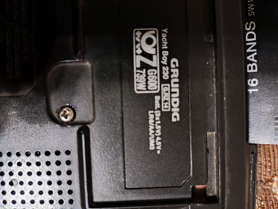 Радиоприемник  Grundig Yacht Boy 230