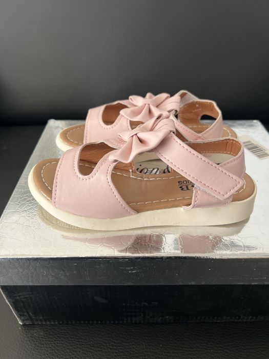 Нови детски сандали