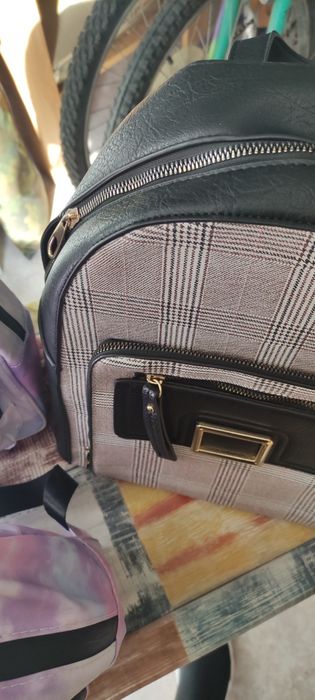 Дамска Раница 15€.