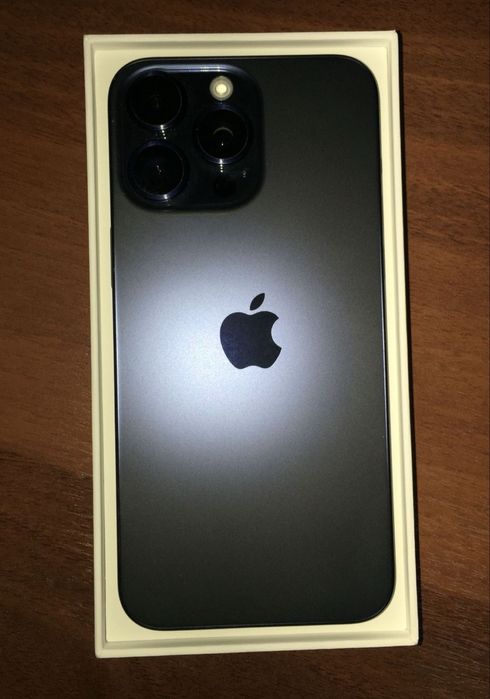 Продам 15 про макс EAC