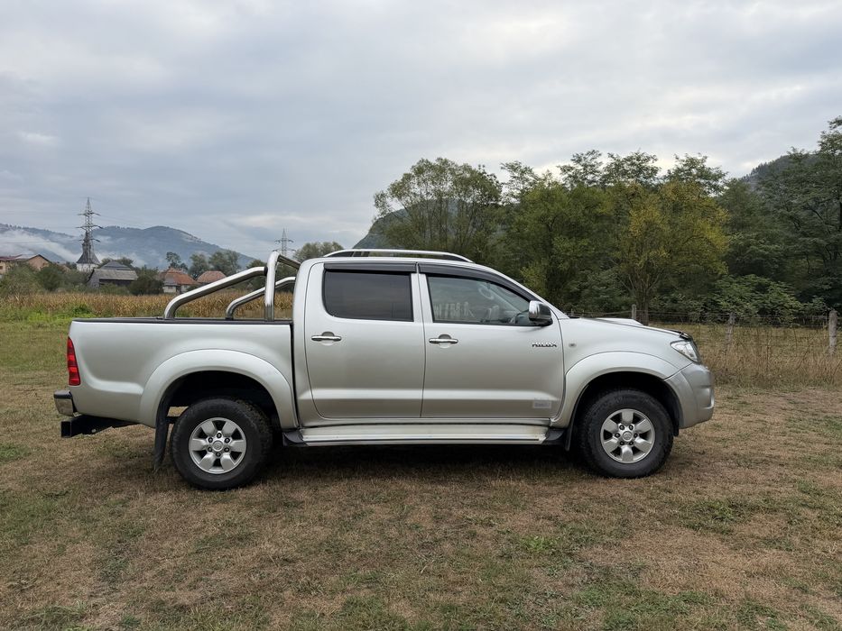 Toyota hilux  2.5/ 144 cp