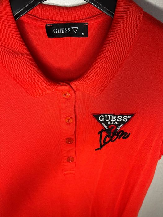 Рокля Guess в червен цвят