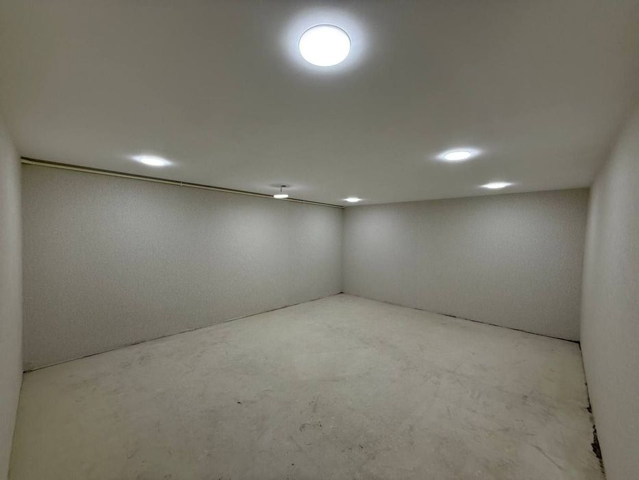 СРОЧНО!!! Продается Охунбобоев Макро 2 сотих 7 та хона Целий подвал