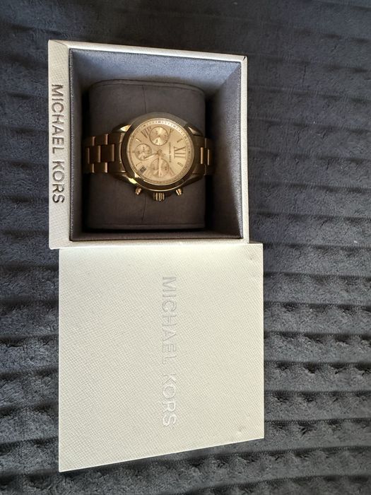 Продам часы Michael Kors