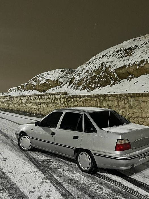 Нехиа 1 срочна сотилади