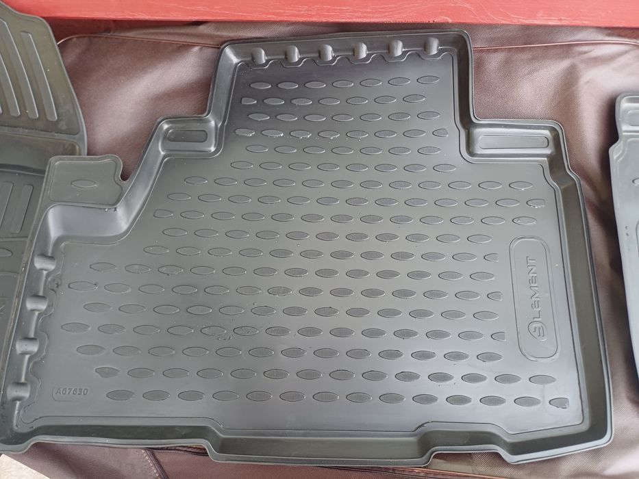 Продам новые оригинальные полики от Changan CS75 plus