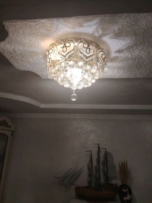 Люстры две шт. Продам