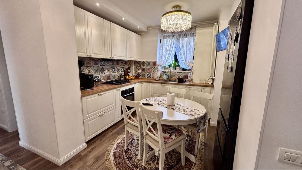 Apartament 4 camere, renovat, etaj 1, mobilat
