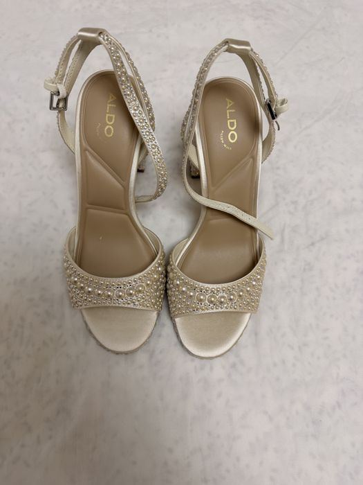 Vand sandale mireasa Aldo