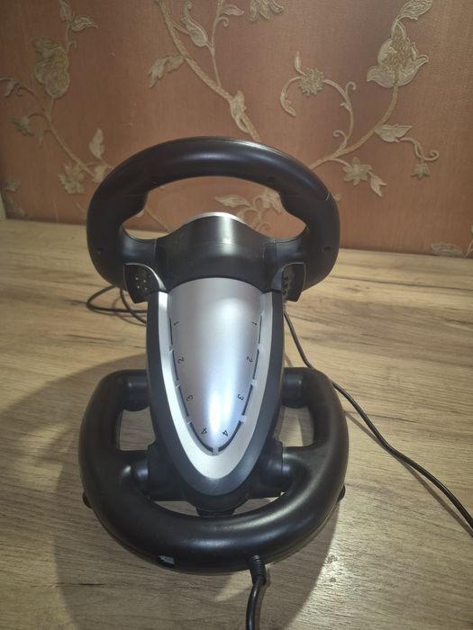 Игровой руль defender.