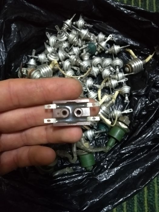 Диод. Выпрямительные диоды. Диодные мосты. Тумблеры. СССР.