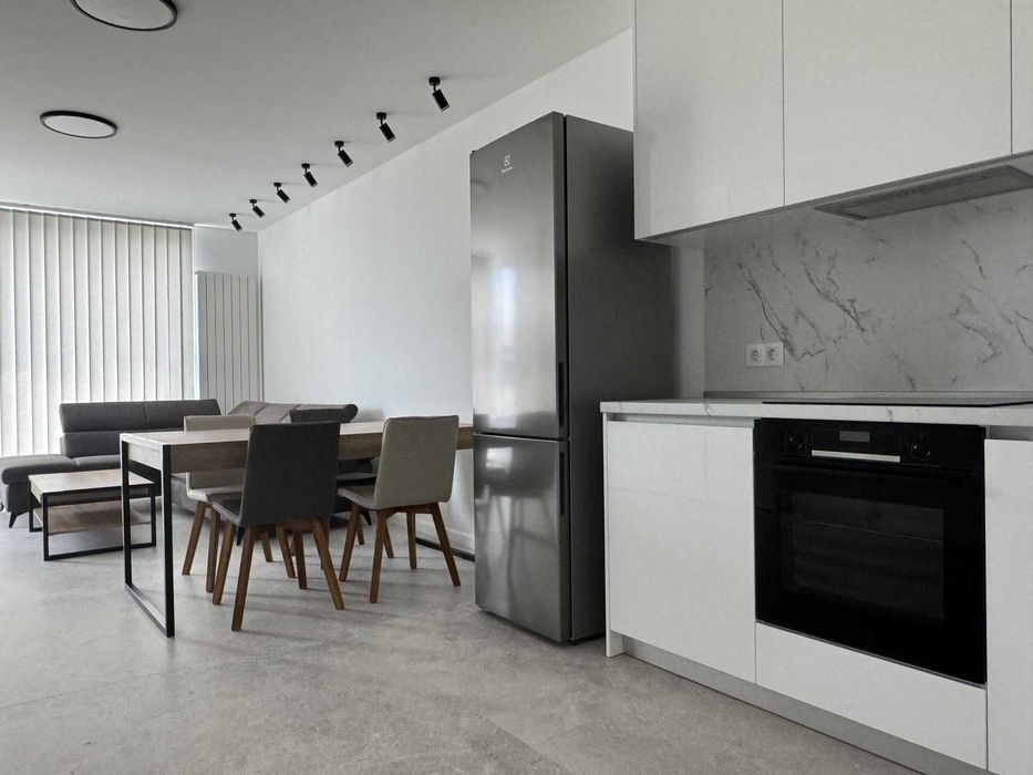 Дава се под наем Двустаен апартамент в София, Студентски град - 76 кв.м за 750 € - Снимка #1