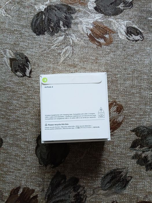 Продам Airpods 4