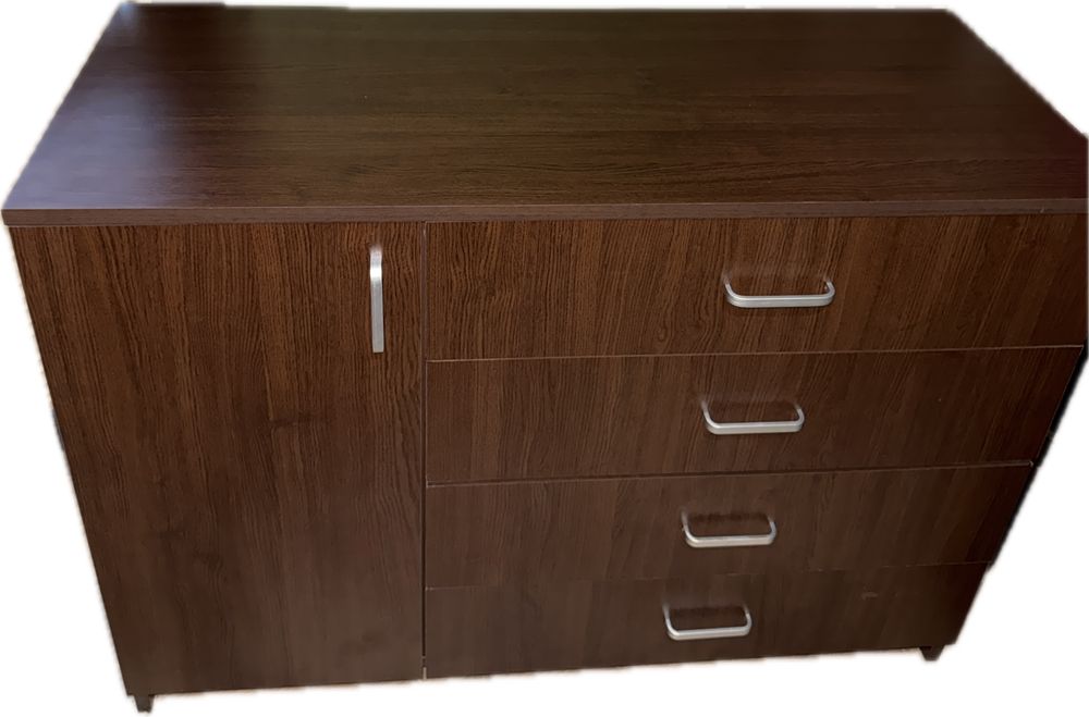 Скрин и гардероб в отлично състояние