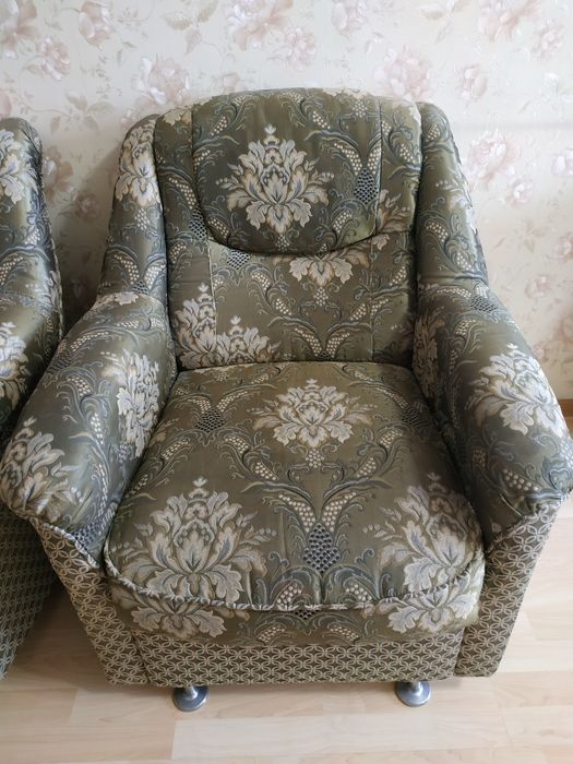 Продам кресла 2 штуки